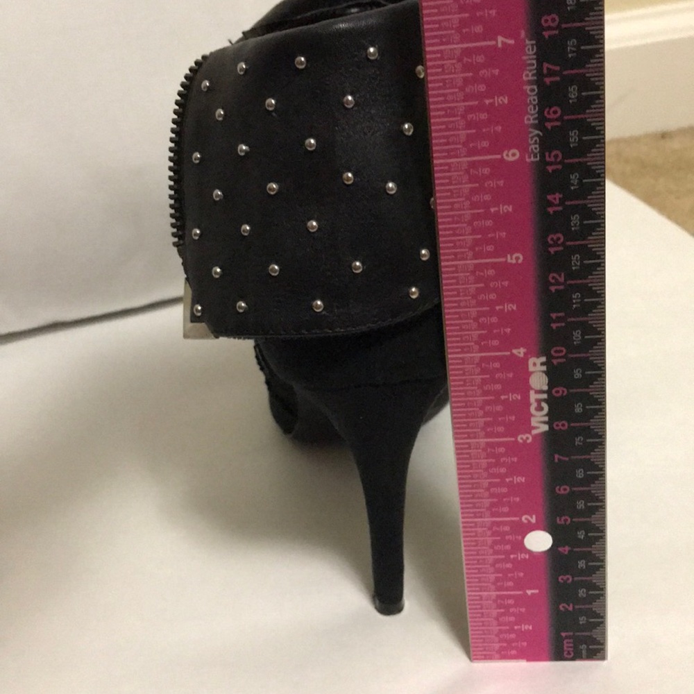 Kelly&Katie black metal studded heels. Faux-Suede - Picture 3 of 7
